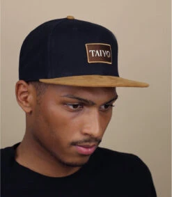 Badge Logo Snapback Black