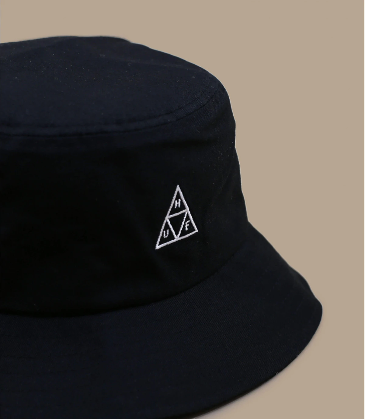 HUF Essentials TT Bucket Black 3 HUF Essentials TT Bucket Black – Image 3