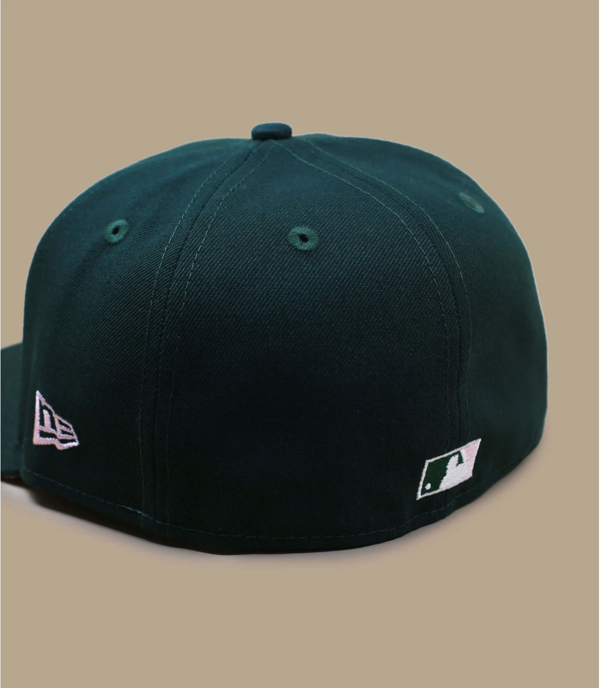 NEW ERA Side Patch 5950 NY Green & Pink 5 NEW ERA Side Patch 5950 NY Green & Pink – Image 5