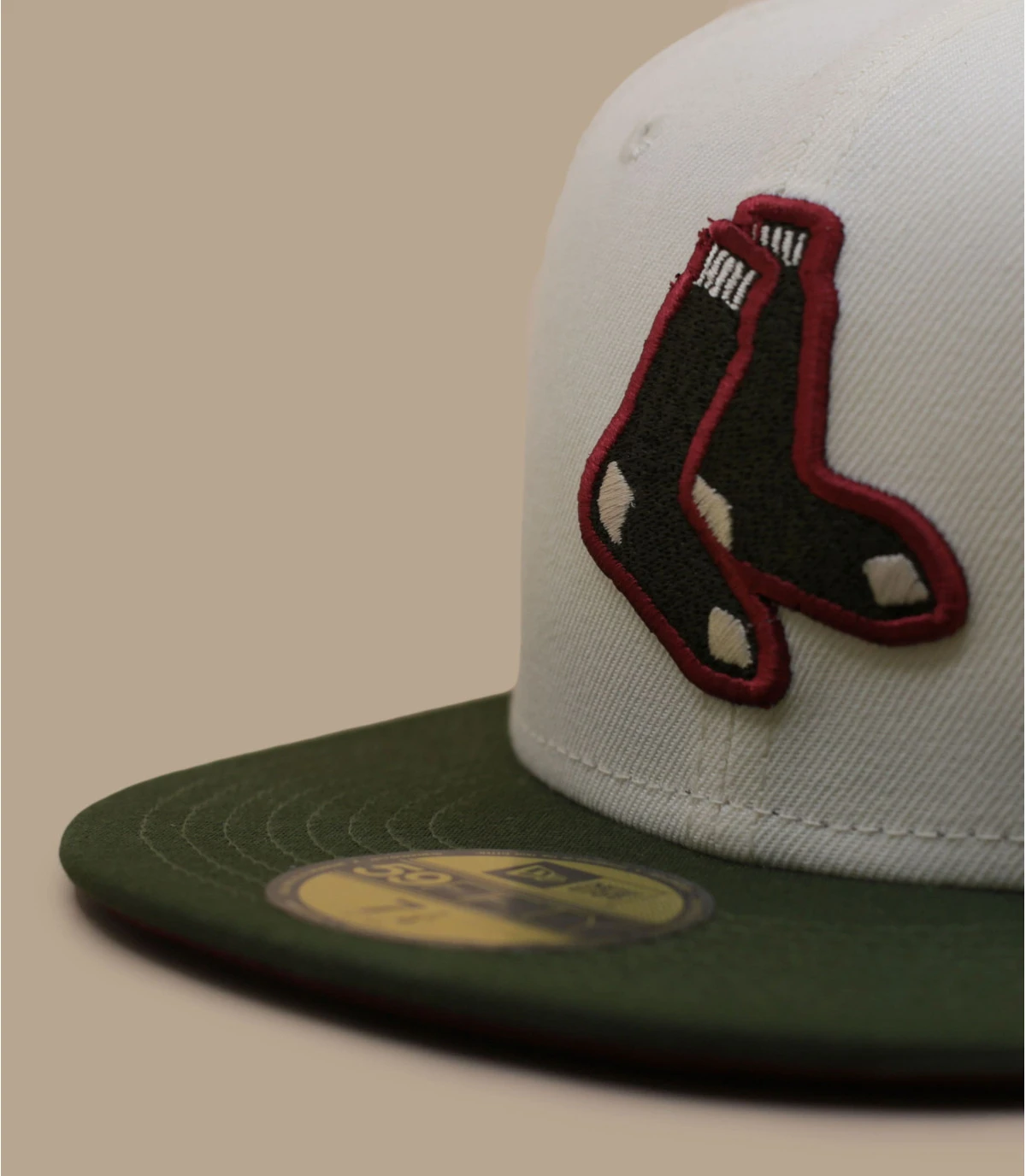 NEW ERA Side Patch 59Fifty Boston Red Sox Chrome Olive 3 NEW ERA Side Patch 59Fifty Boston Red Sox Chrome Olive – Image 3