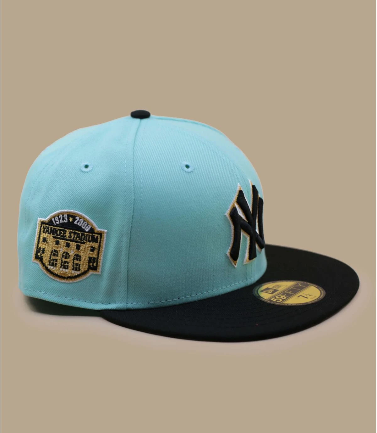 NEW ERA Side Patch 59Fifty New York Yankees Blue Tint Black 4 NEW ERA Side Patch 59Fifty New York Yankees Blue Tint Black – Image 4