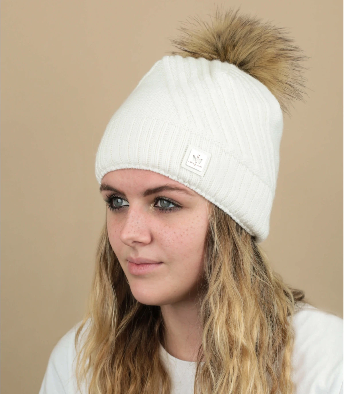 Stia White 1 Stia White