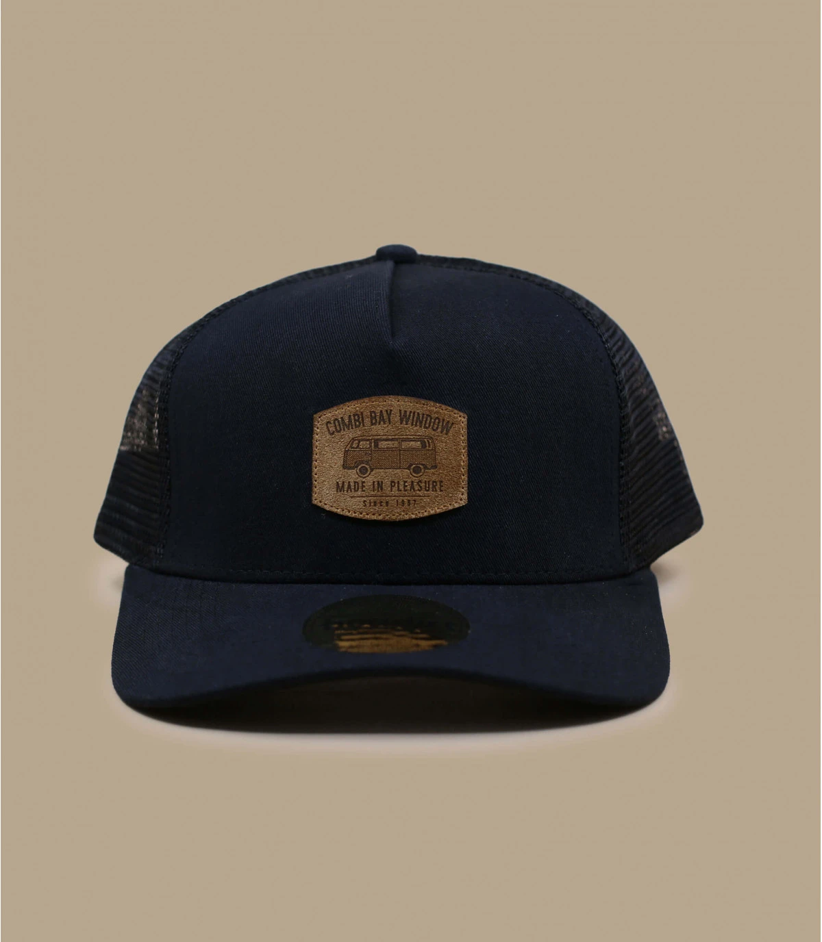 Trucker Combi Bay Window Black 3 Trucker Combi Bay Window Black – Image 3